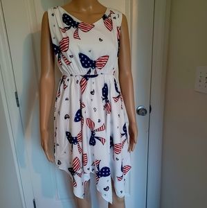 Girls Dress Flower Print Hanky Hem Size 14  White with (Red, White and Blue)